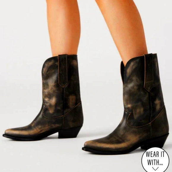 Steve Madden Shoes - Steve Madden Rumer Distressed Brown Boot. New in box, never worn.